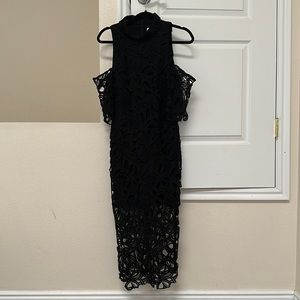 💕ELLIATT Lace Cold Shoulder Dress in Black💕